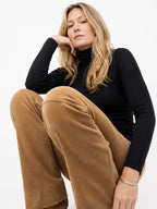 Pantalones acampanados gamuza cafe